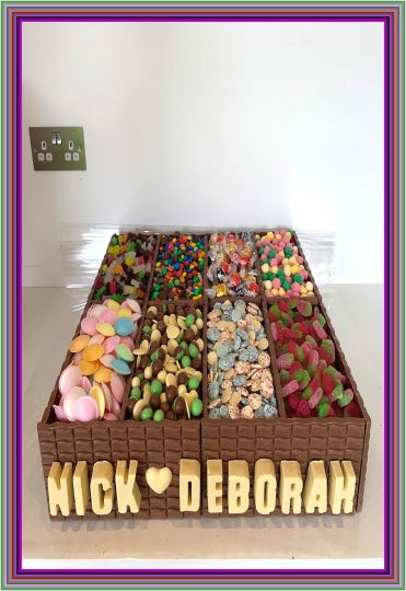 Chocolate Box XXlarge 8 section 21 Inches Vegetarian